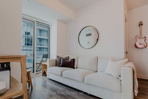 Photo 13 at 712 - 195 Redpath Avenue, Mount Pleasant West, Toronto