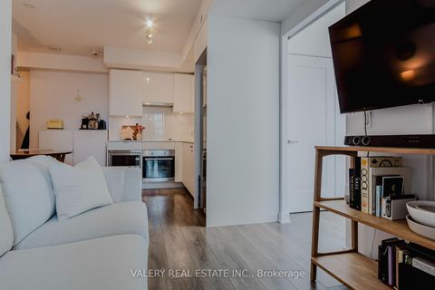 Photo 15 at 712 - 195 Redpath Avenue, Mount Pleasant West, Toronto