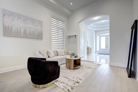 Photo 5 at 152 Stormont Trail, Vellore Village, Vaughan