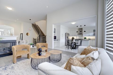Photo 14 at 152 Stormont Trail, Vellore Village, Vaughan
