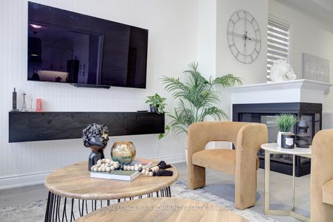Photo 16 at 152 Stormont Trail, Vellore Village, Vaughan