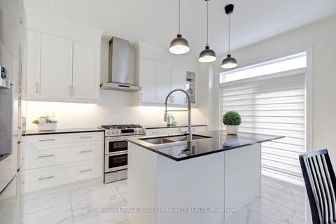 Photo 21 at 152 Stormont Trail, Vellore Village, Vaughan