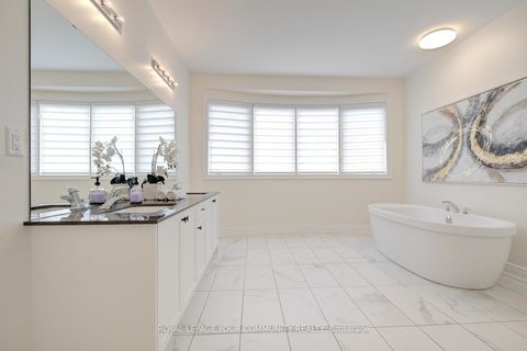 Photo 33 at 152 Stormont Trail, Vellore Village, Vaughan