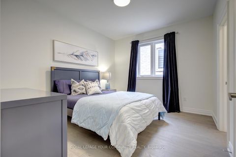 Photo 39 at 152 Stormont Trail, Vellore Village, Vaughan