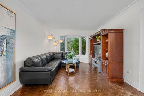 Photo 5 at 133 Medallion Boulevard, West Woodbridge, Vaughan