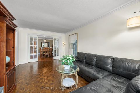 Photo 6 at 133 Medallion Boulevard, West Woodbridge, Vaughan