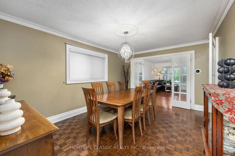 Photo 7 at 133 Medallion Boulevard, West Woodbridge, Vaughan