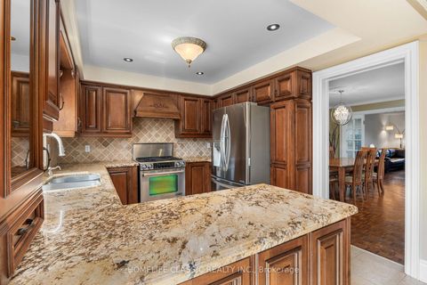 Photo 9 at 133 Medallion Boulevard, West Woodbridge, Vaughan