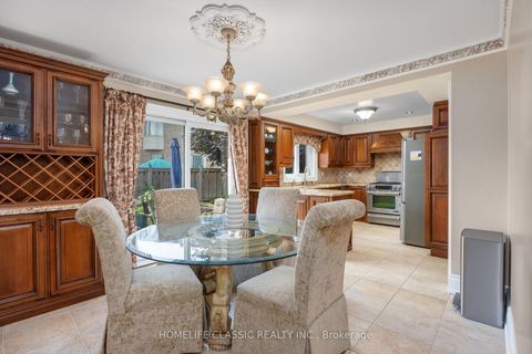 Photo 12 at 133 Medallion Boulevard, West Woodbridge, Vaughan