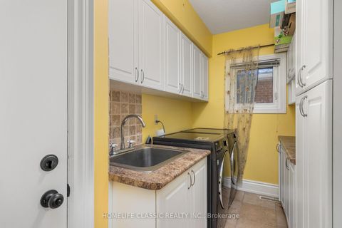 Photo 17 at 133 Medallion Boulevard, West Woodbridge, Vaughan