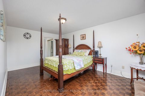 Photo 21 at 133 Medallion Boulevard, West Woodbridge, Vaughan