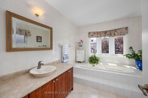 Photo 23 at 133 Medallion Boulevard, West Woodbridge, Vaughan