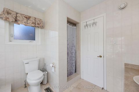 Photo 24 at 133 Medallion Boulevard, West Woodbridge, Vaughan