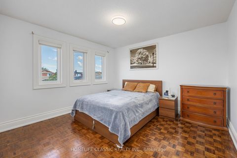 Photo 26 at 133 Medallion Boulevard, West Woodbridge, Vaughan