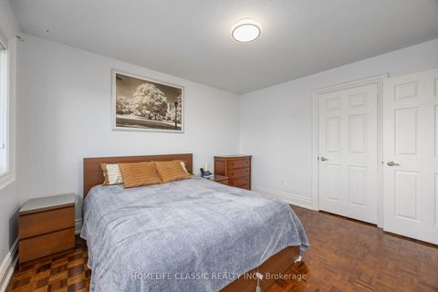 Photo 27 at 133 Medallion Boulevard, West Woodbridge, Vaughan