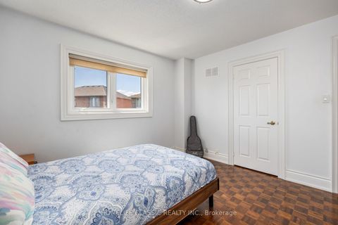 Photo 29 at 133 Medallion Boulevard, West Woodbridge, Vaughan