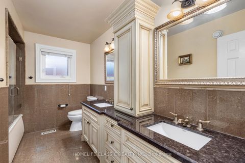 Photo 31 at 133 Medallion Boulevard, West Woodbridge, Vaughan