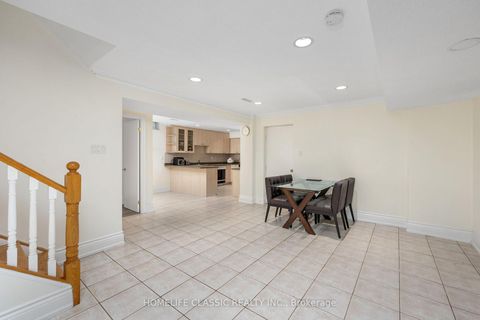 Photo 33 at 133 Medallion Boulevard, West Woodbridge, Vaughan