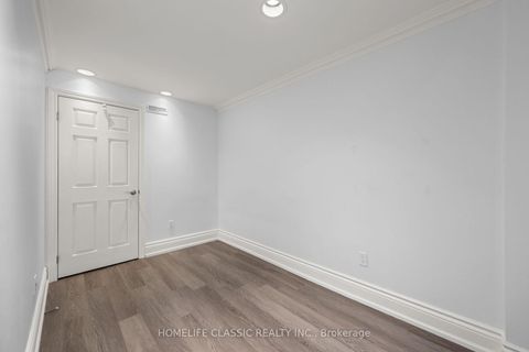 Photo 37 at 133 Medallion Boulevard, West Woodbridge, Vaughan