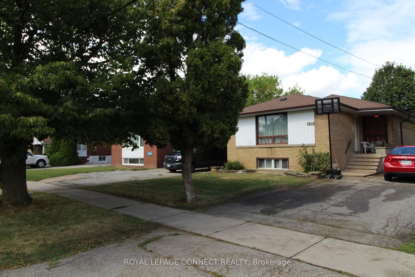 132 Ellendale Drive, Dorset Park, Toronto 