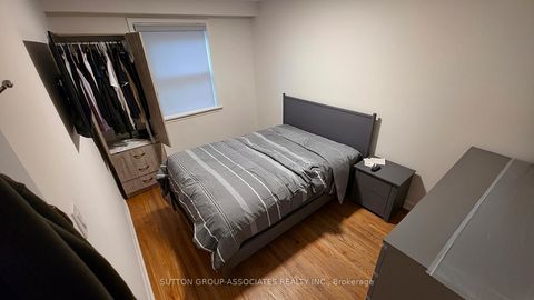 Photo 3 at 120 Edinborough Court, Smythe, Toronto