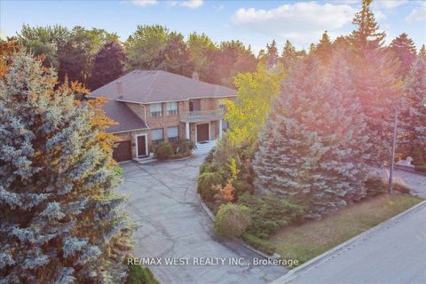 Photo 1 at 190 Sandys Drive, East Woodbridge, Vaughan