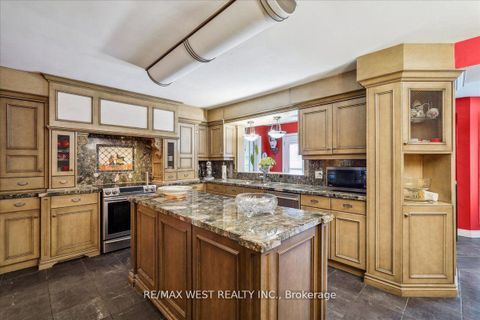 Photo 7 at 190 Sandys Drive, East Woodbridge, Vaughan