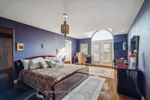 Photo 13 at 190 Sandys Drive, East Woodbridge, Vaughan