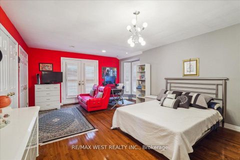 Photo 14 at 190 Sandys Drive, East Woodbridge, Vaughan