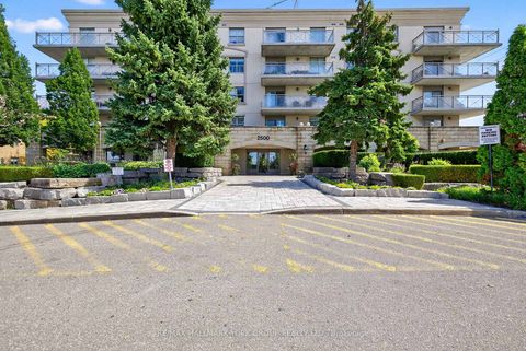 Photo 1 at 509 - 2500 Rutherford Road, Maple, Vaughan