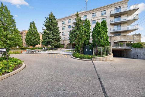 Photo 2 at 509 - 2500 Rutherford Road, Maple, Vaughan
