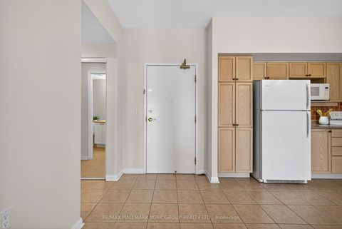 Photo 6 at 509 - 2500 Rutherford Road, Maple, Vaughan