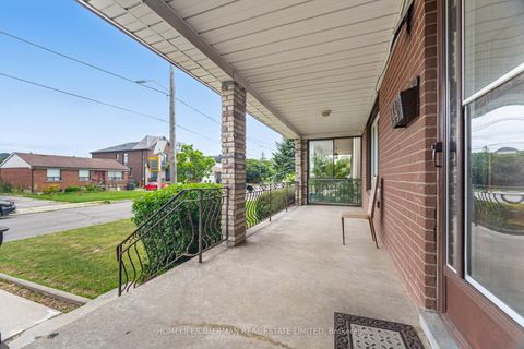 Photo 2 at 44 Plewes Road, CFB, Toronto