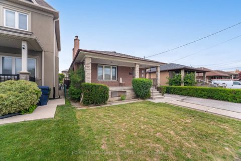 Photo 3 at 44 Plewes Road, CFB, Toronto