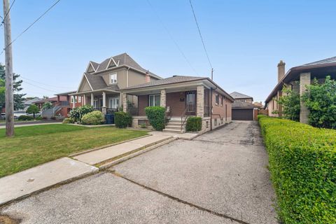 Photo 4 at 44 Plewes Road, CFB, Toronto