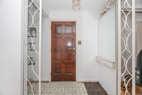 Photo 5 at 44 Plewes Road, CFB, Toronto