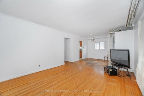 Photo 8 at 44 Plewes Road, CFB, Toronto
