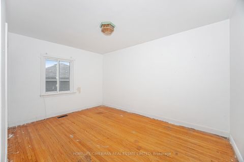 Photo 11 at 44 Plewes Road, CFB, Toronto