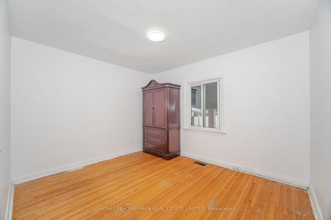 Photo 13 at 44 Plewes Road, CFB, Toronto