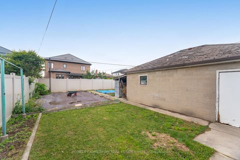 Photo 30 at 44 Plewes Road, CFB, Toronto