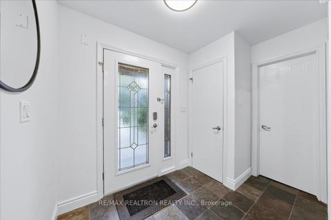Photo 10 at 280 Douglas Road, Oak Ridges Lake Wilcox, Richmond Hill