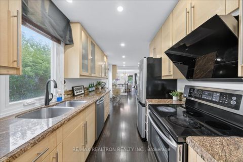 Photo 13 at 280 Douglas Road, Oak Ridges Lake Wilcox, Richmond Hill