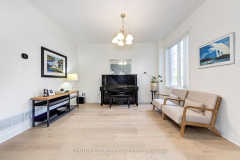Photo 6 at 11 Scarlett Trail, Vellore Village, Vaughan