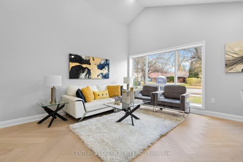 Photo 8 at 32 Brookridge Drive, Bendale, Toronto