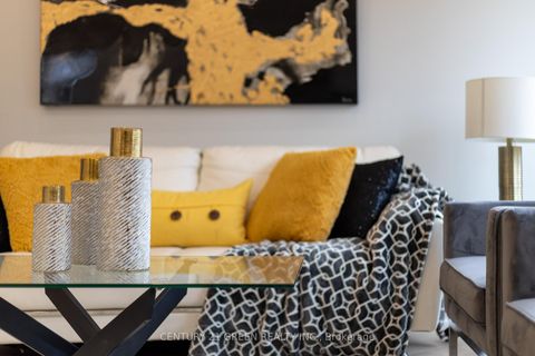 Photo 9 at 32 Brookridge Drive, Bendale, Toronto