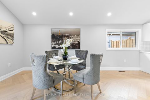 Photo 11 at 32 Brookridge Drive, Bendale, Toronto