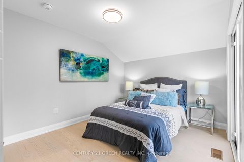 Photo 23 at 32 Brookridge Drive, Bendale, Toronto
