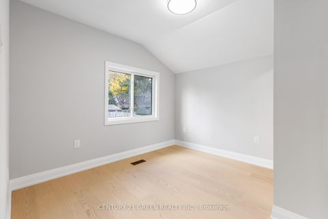 Photo 25 at 32 Brookridge Drive, Bendale, Toronto
