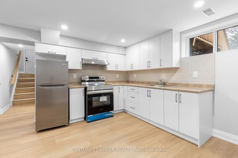 Photo 32 at 32 Brookridge Drive, Bendale, Toronto