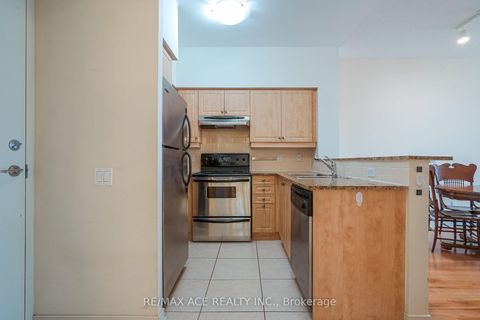 Photo 10 at 408 - 481 Rosewell Avenue N, Lawrence Park South, Toronto